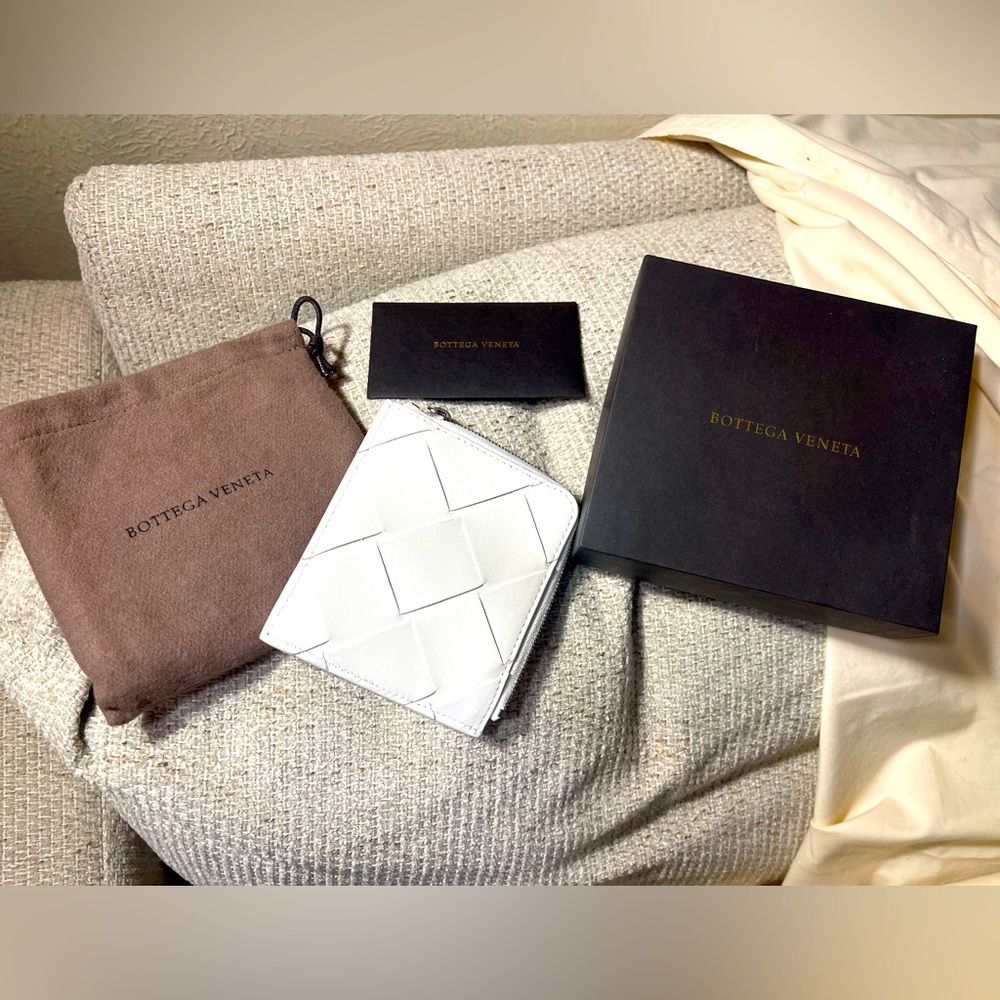 Bottega Veneta leather zip pouch wallet